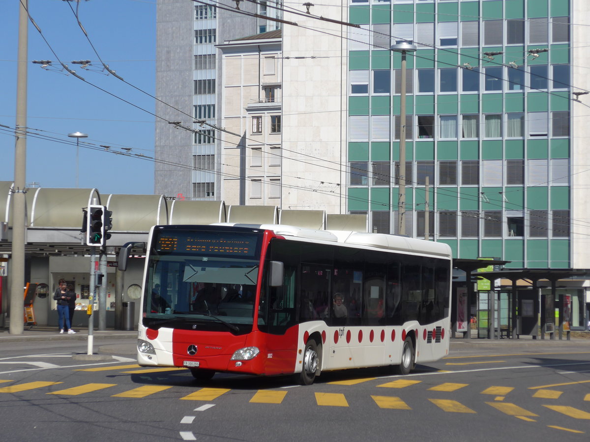 (203'254) - TPF Fribourg - Nr. 1012/FR 300'300'286 - Mercedes am 24. M�rz 2019 beim Bahnhof Fribourg