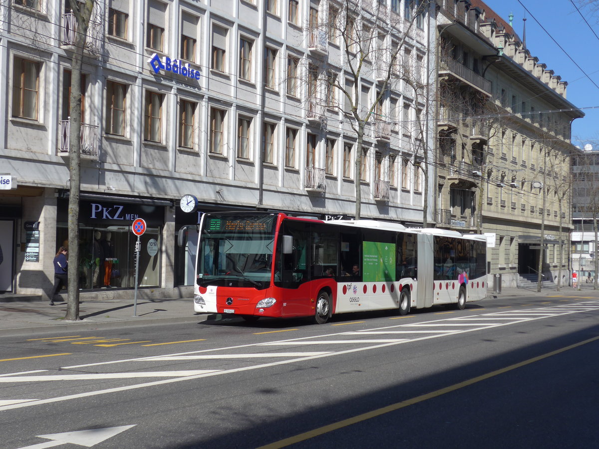 (203'271) - TPF Fribourg - Nr. 557/FR 300'413 - Mercedes am 24. M�rz 2019 beim Bahnhof Fribourg