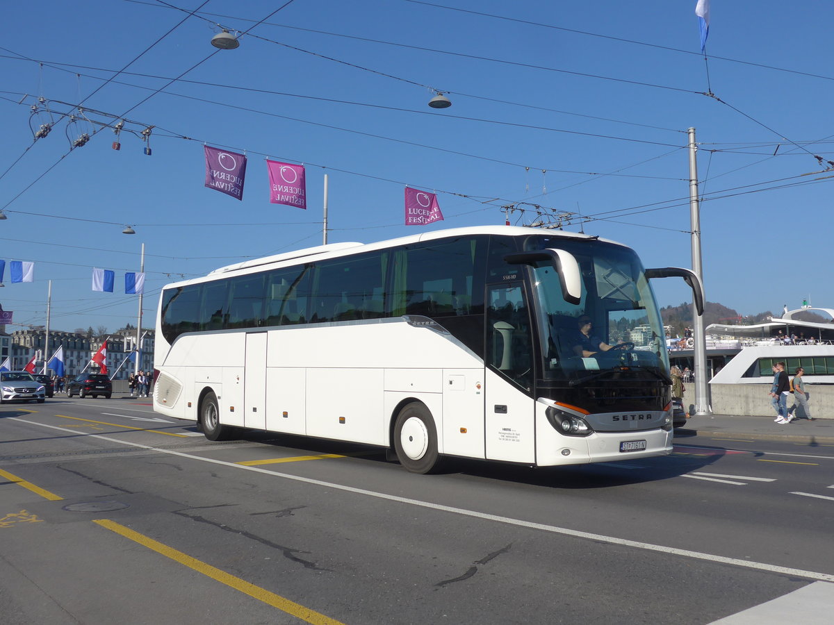 (203'358) - Aus Kroatien: Hiems, Split - ST 7161-N - Setra am 30. M�rz 2019 in Luzern, Bahnhofbr�cke