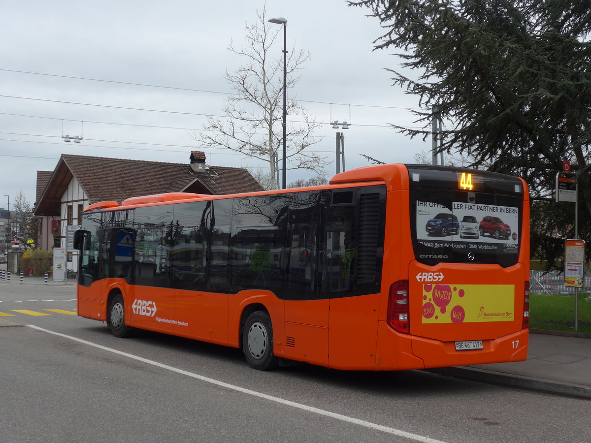 (203'461) - RBS Worblaufen - Nr. 17/BE 467'417 - Mercedes am 7. April 2019 beim Bahnhof G�mligen