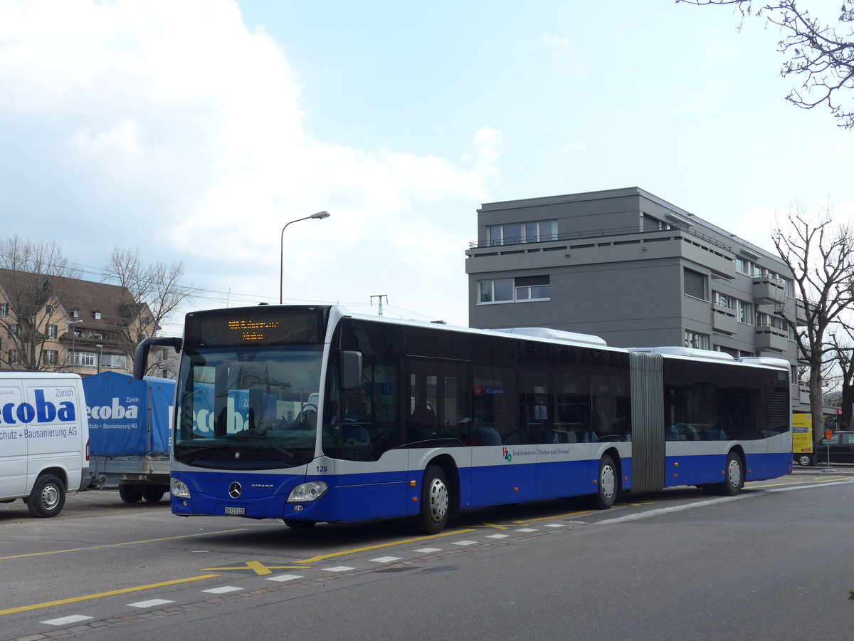 (203'520) - VZO Gr�ningen - Nr. 128/ZH 719'128 - Mercedes am 7. April 2019 beim Bahnhof K�snacht