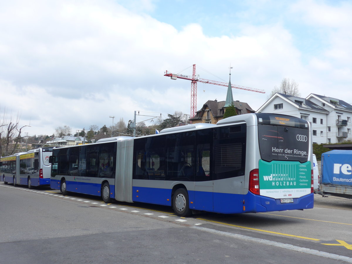 (203'521) - VZO Gr�ningen - Nr. 128/ZH 719'128 - Mercedes am 7. April 2019 beim Bahnhof K�snacht