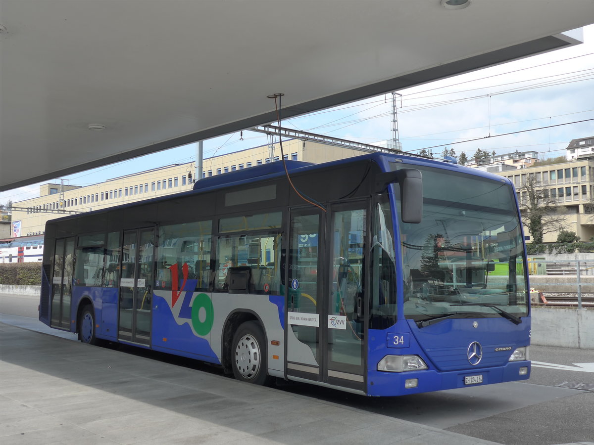 (203'533) - VZO Gr�ningen - Nr. 34/ZH 124'134 - Mercedes am 7. April 2019 beim Bahnhof Meilen