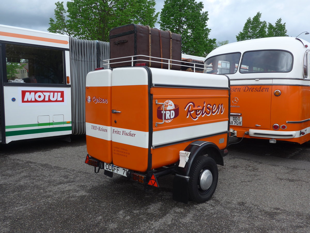 (204'033) - Aus Deutschland: TRD-Reisen, Dresden - DD-FF 71 - VEB-G�rlitz Personenanh�nger (ex Feuerwehranh�nger) am 26. April 2019 in Haguenau, Parkplatz