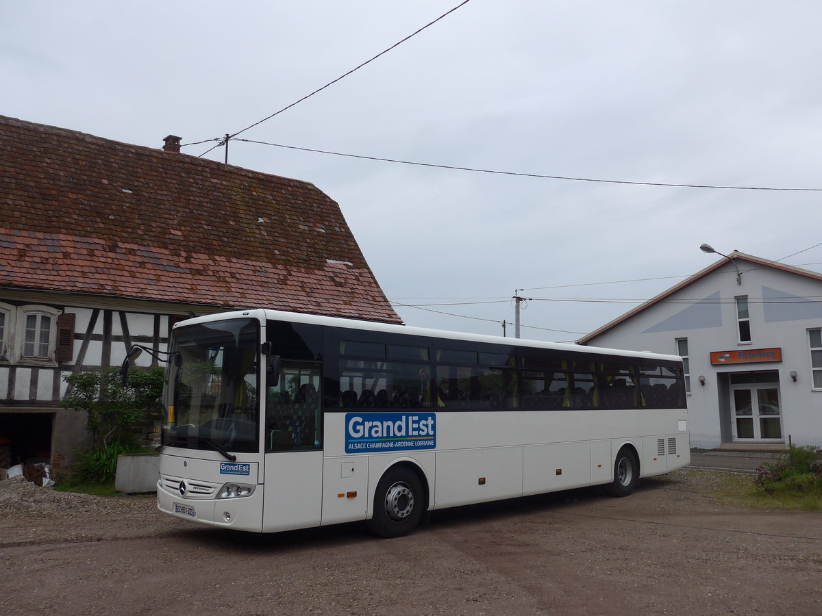 (204'176) - Royer, Herrlisheim - EZ 651 ZZ - Mercedes am 27. April 2019 in Stundwiller, Rue de l'�glise
