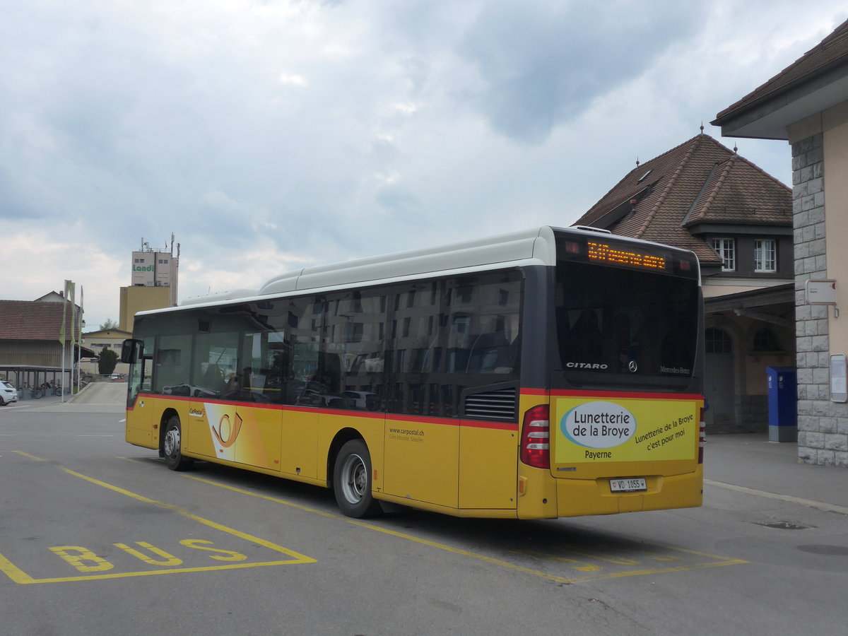 (205'476) - CarPostal Ouest - VD 1055 - Mercedes (ex Morattel, S�deilles) am 25. Mai 2019 beim Bahnhof Romont