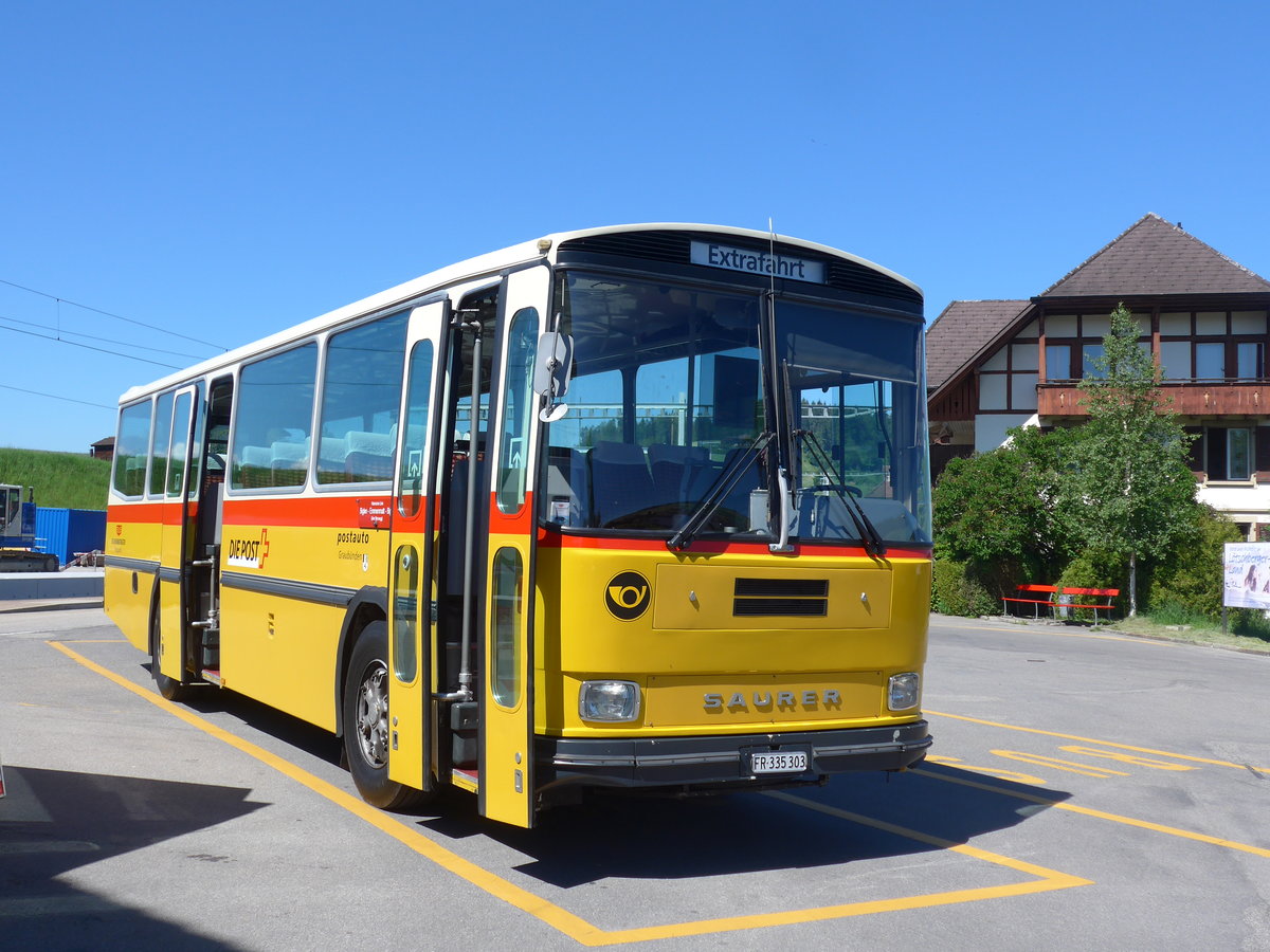 (205'704) - Eichenberger, B�singen - FR 335'303 - Saurer/R&J (ex Schlapp, Cottens; ex Ruklic, Schaffhausen; ex Heim, Flums; ex Frigg, Zernez; ex P 24'279) am 2. Juni 2019 beim Bahnhof Biglen