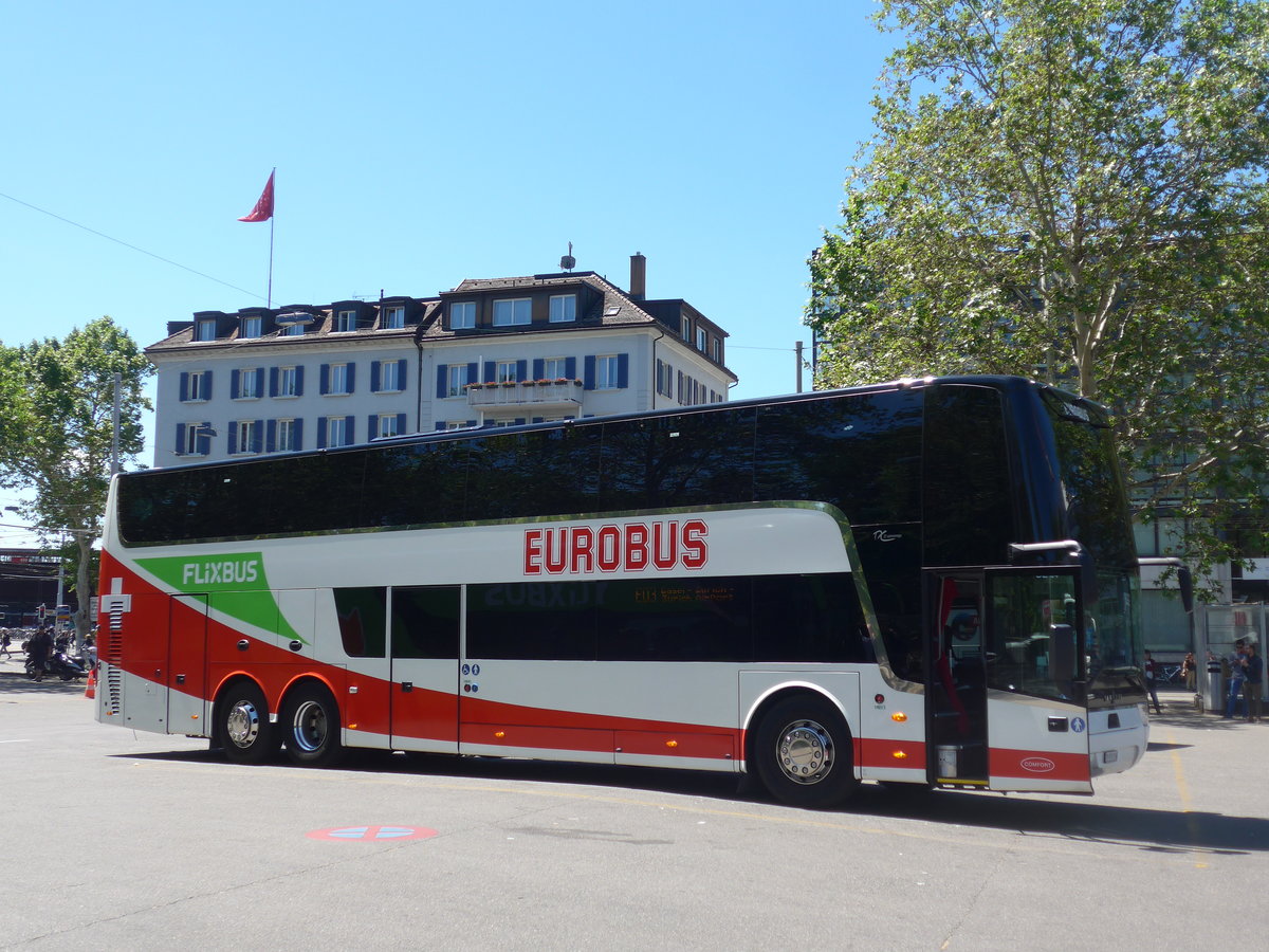 (205'911) - Eurobus swiss-express, Bassersdorf - Nr. SE 04/ZH 930'334 - Van Hool am 8. Juni 2019 in Z�rich, Sihlquai