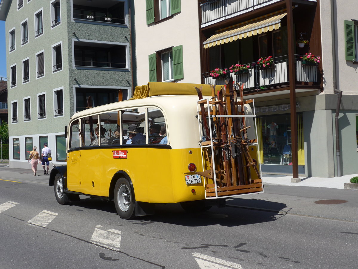 (206'021) - Moser, Sch�nenberg - ZH 216'722 - Berna/Hess (ex Barenco, Faido) am 8. Juni 2019 in Sarnen, OiO