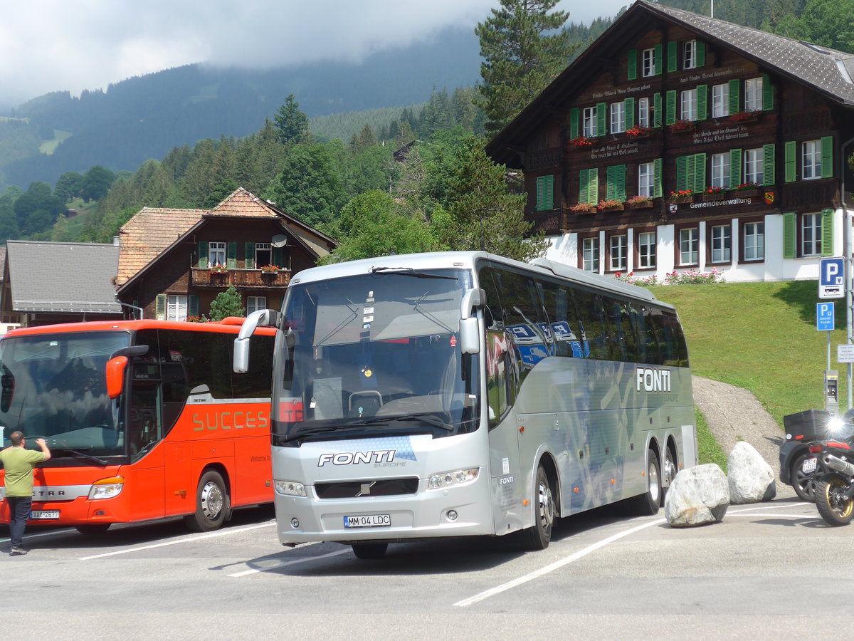 (207'680) - Aus Rum�nien: Fonti, Baia Mare - MM 04 LDC - Volvo am 9. Juli 2019 in Grindelwald, Gemeindehaus