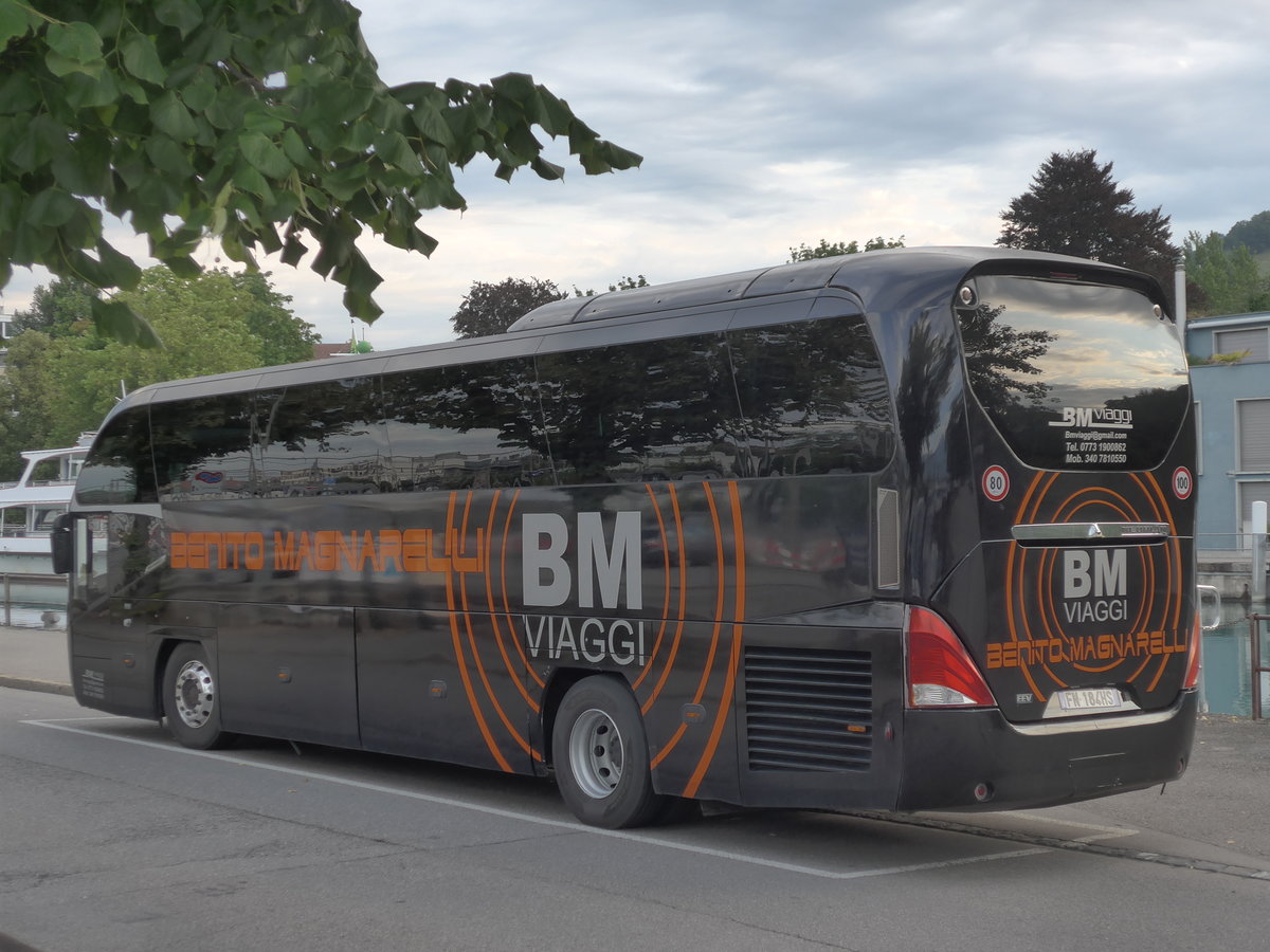 (208'265) - Aus Italien: Magnarelli, Terracina - FN-184 HS - Neoplan am 2. August 2019 bei der Schiffl�ndte Thun