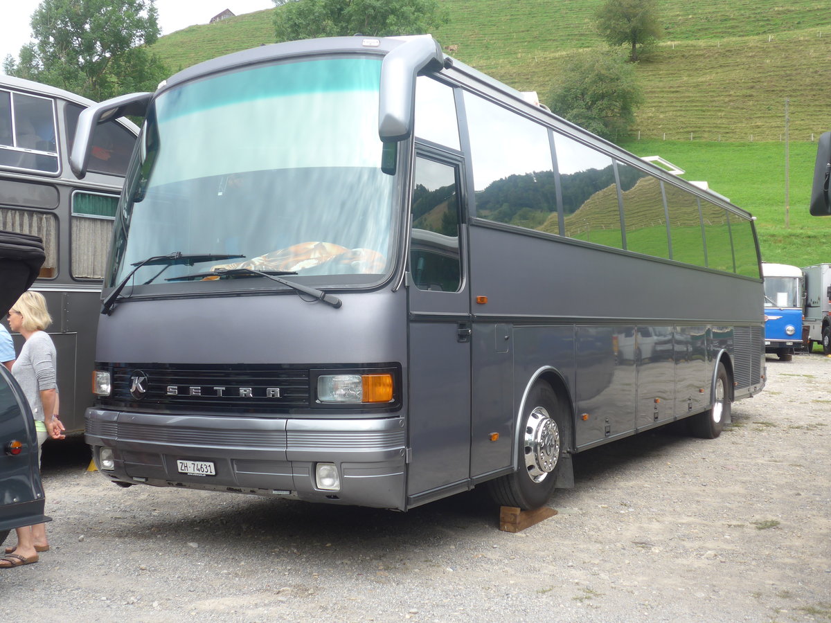 (208'801) - Felix, Gattikon - ZH 74'631 - Setra am 17. August 2019 in Atzm�nnig, Schutt