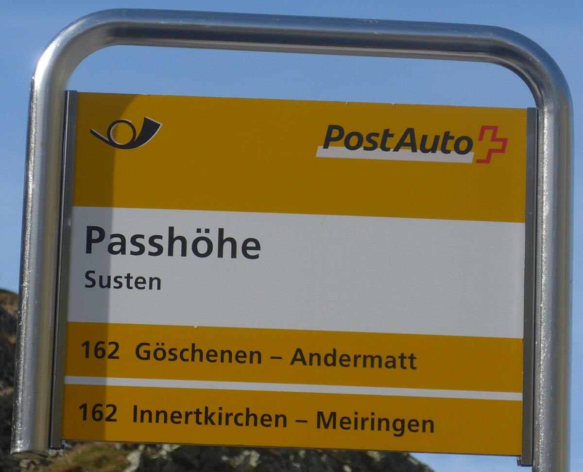 (209'754) - PostAuto-Haltestellenschild - Susten, Passh�he - am 22. September 2019