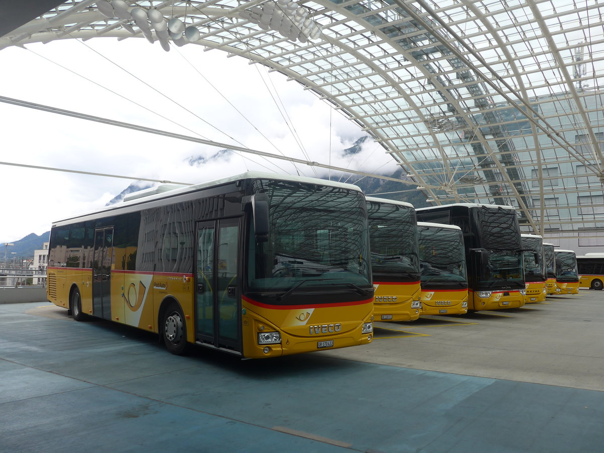 (210'004) - PostAuto Graub�nden - GR 170'433 - Iveco am 6. Oktober 2019 in Chur, Postautostation