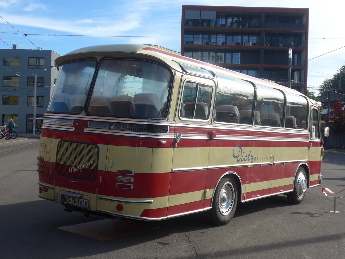 (210'103) - Aus Deutschland: Dietz Reisen - DGF-NH 61H - Neoplan/Auw�rter am 12. Oktober 2019 in Bern, Westside