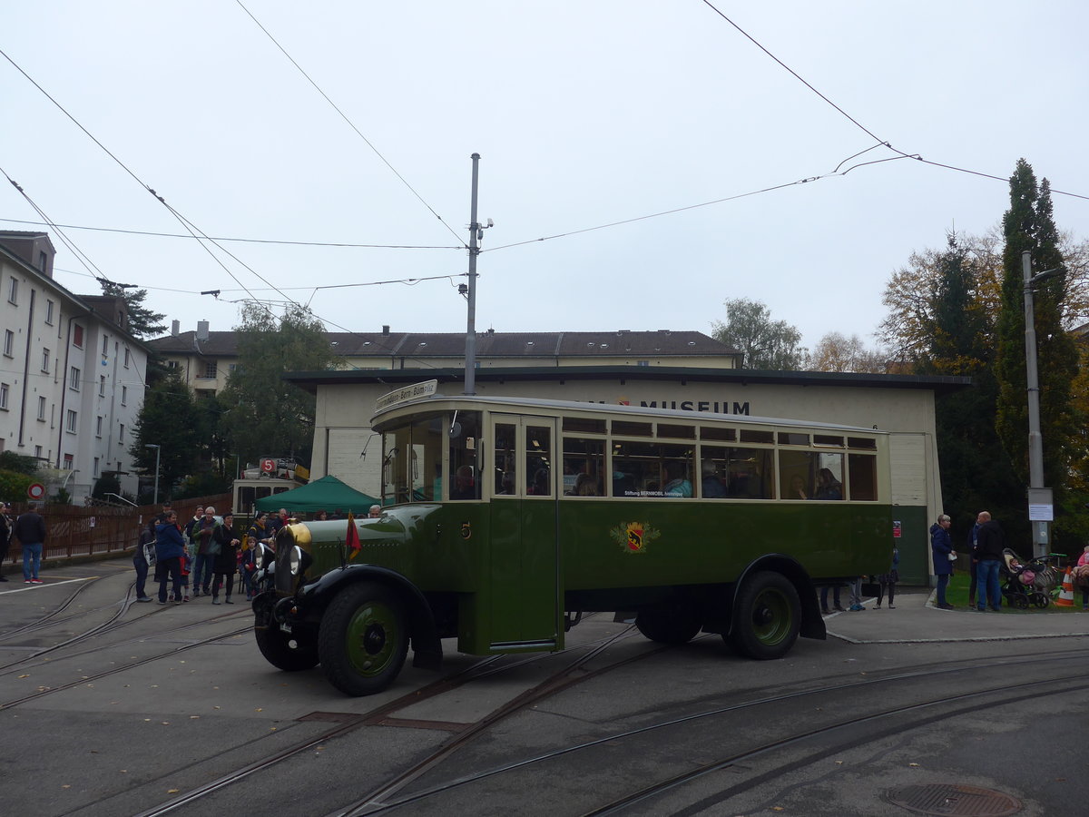 (210'422) - SVB Bern (Bernmobil historique) - Nr. 5/BE 29'005 - Saurer am 20. Oktober 2019 in Bern, Weissenb�hl
