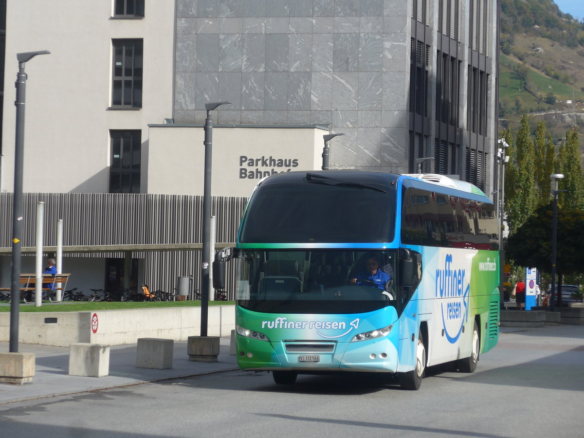 (210'651) - Ruffiner, Turtmann - VS 332'566 - Neoplan (ex Nr. 17; ex M�ller, D-Birkenfeld Nr. 20) am 27. Oktober 2019 beim Bahnhof Visp