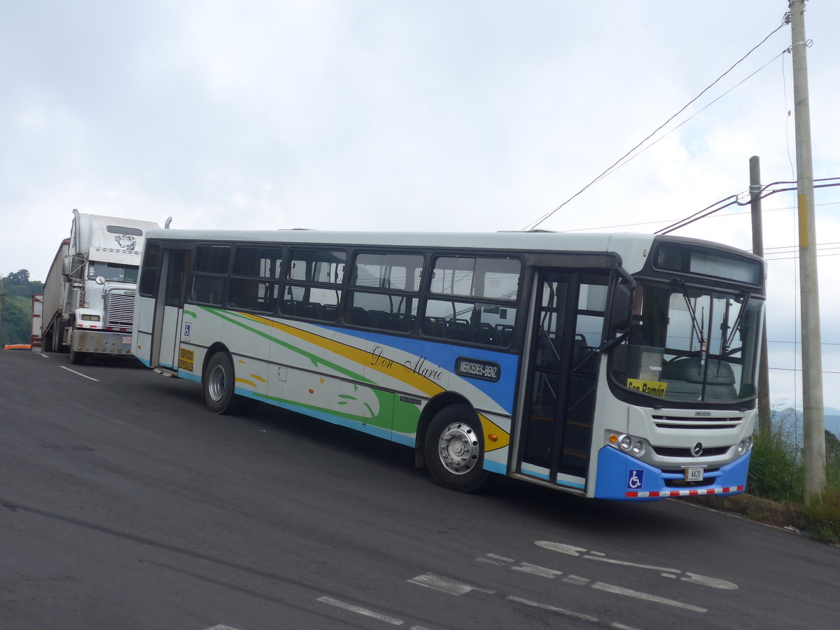 (211'119) - ??? - 4420 - Caio-Mercedes am 13. November 2019 in San Ram�n, Tankstelle