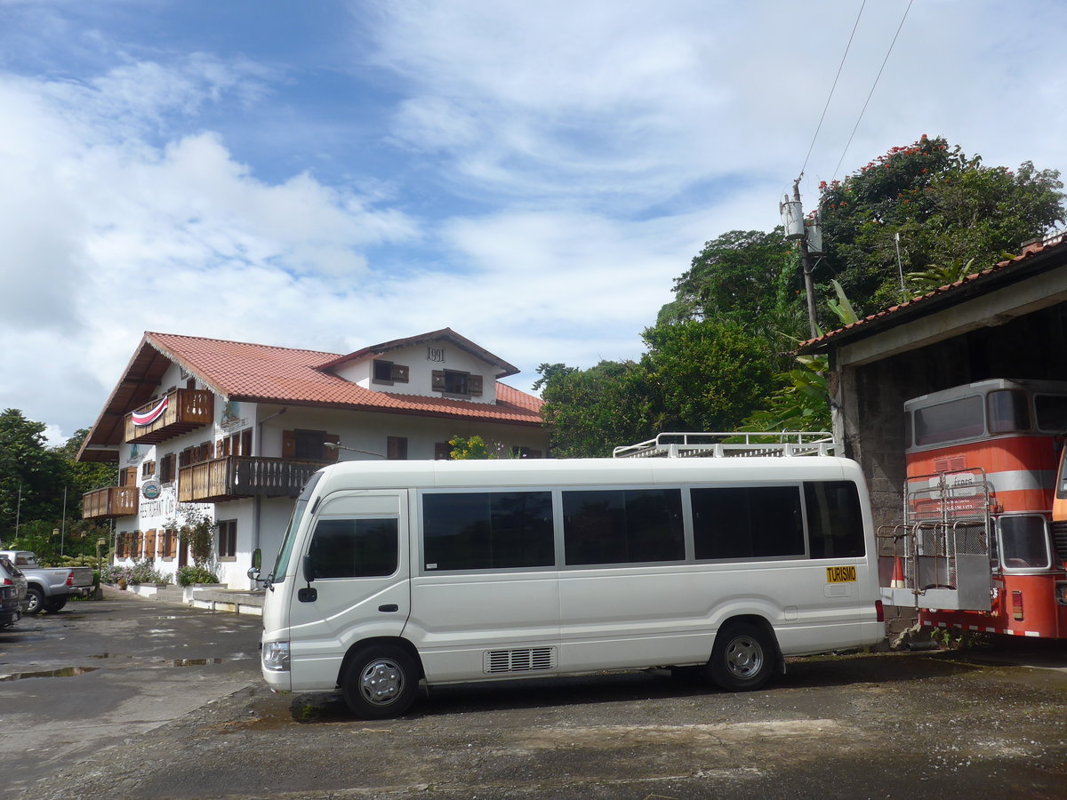 (211'447) - ??? - 4353 - Toyota am 16. November 2019 in Nuevo Arenal, Los H�roes