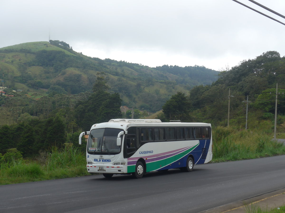 (211'654) - Alfaro, San Jos� - 2084 - Daewoo am 19. November 2019 in San Ram�n, Tankstelle