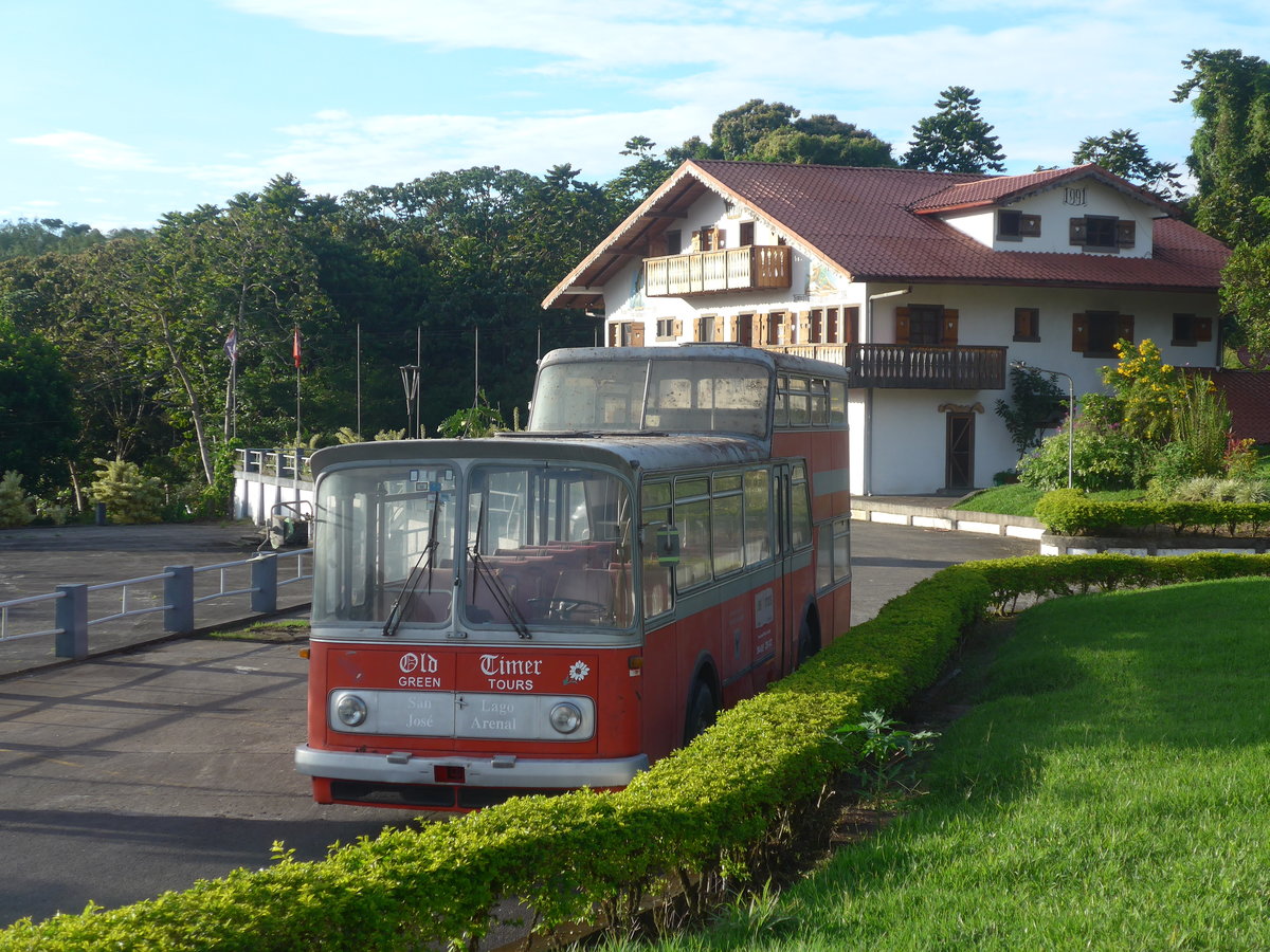 (211'720) - Ulrich, Nuevo Arenal - FBW/Vetter-R&J Anderthalbdecker (ex Wespe, CH-Altst�tten; ex AFA Adelboden/CH Nr. 6) am 19. November 2019 in Nuevo Arenal, Los H�roes