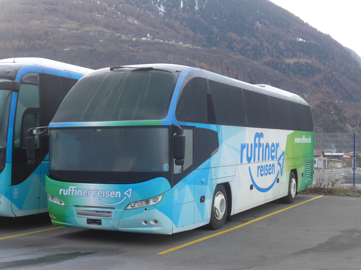 (212'679) - Ruffiner, Turtmann - Neoplan am 8. Dezember 2019 in Turtmann, Garage