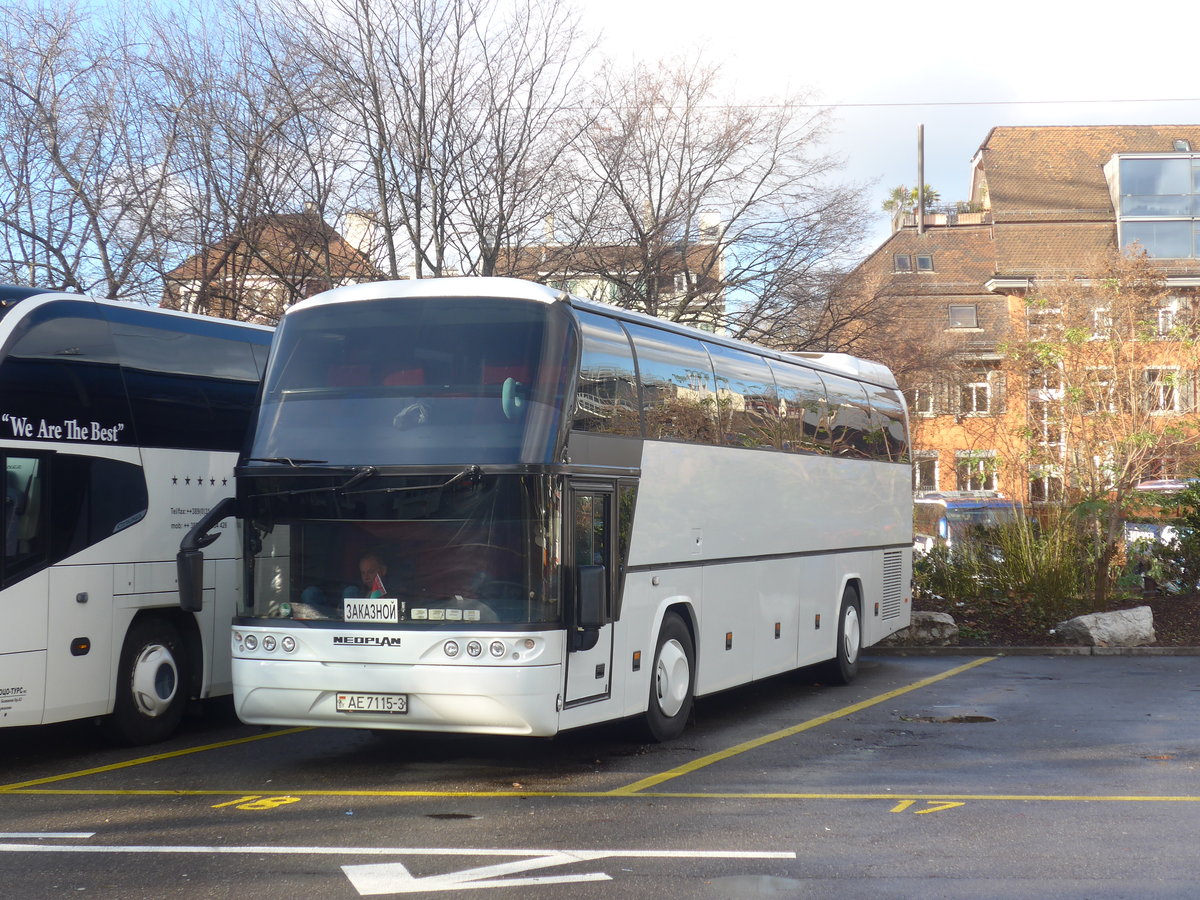 (212'957) - Aus Weissrussland: ??? - 7115-3 - Neoplan am 14. Dezember 2019 in Z�rich, Sihlquai