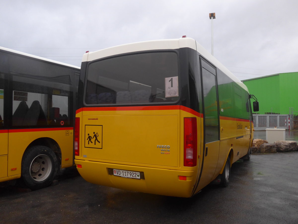 (213'038) - CarPostal Ouest - VD 117'922 - Cacciamali (ex PostAuto Graub�nden) am 22. Dezember 2019 in Kerzers, Interbus