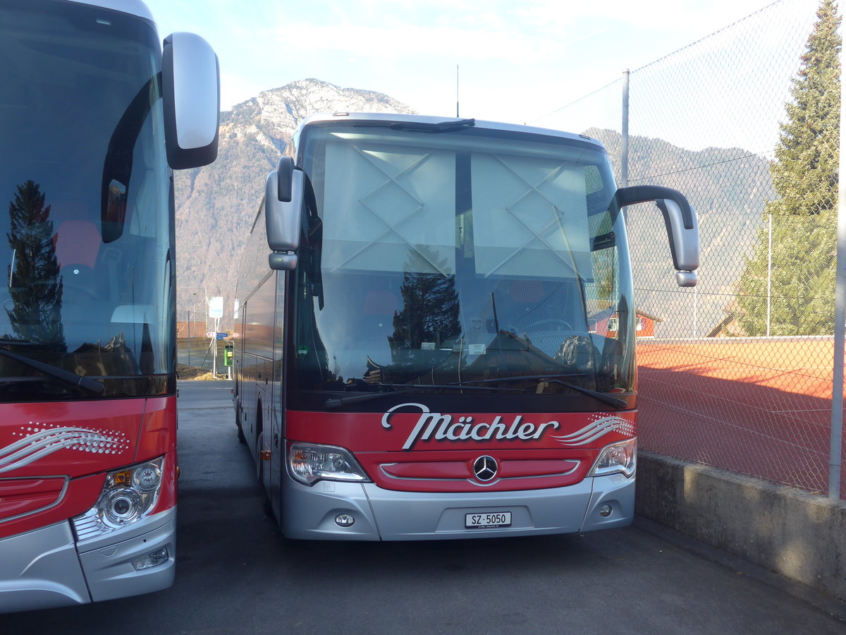 (213'791) - M�chler, Siebnen - SZ 5050 - Mercedes am 12. Januar 2020 in Seelisberg, Dorfstrasse