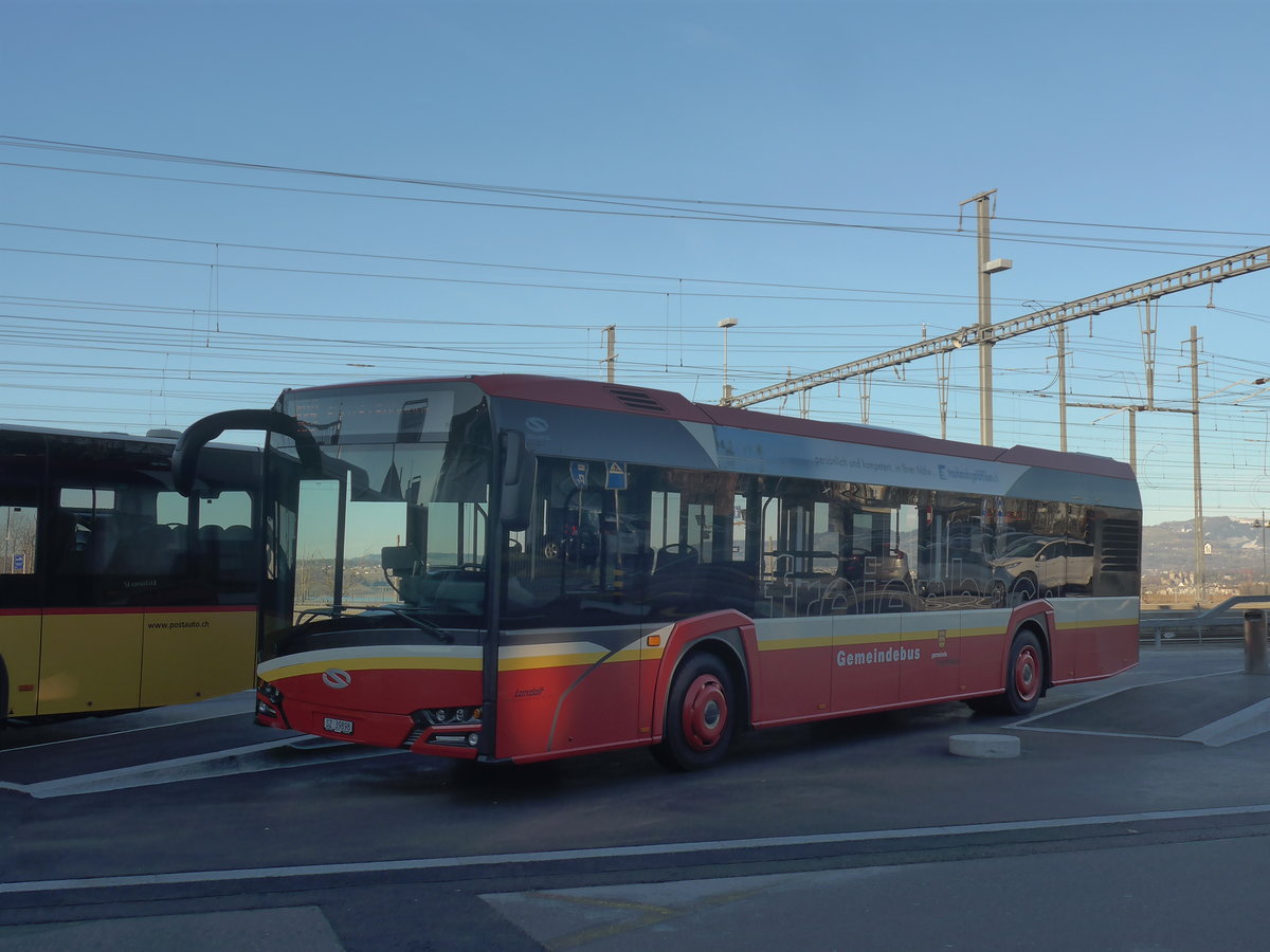 (214'222) - Landolt, Pf�ffikon - SZ 39'898 - Solaris am 15. Februar 2020 beim Bahnhof Pf�ffikon