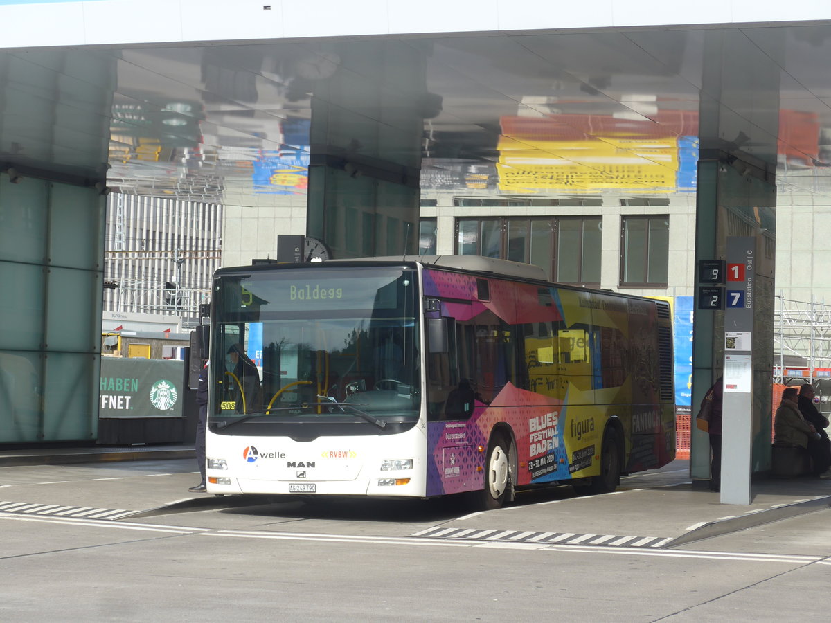 (214'639) - RVBW Wettingen - Nr. 93/AG 249'790 - MAN/G�ppel am 20. Februar 2020 beim Bahnhof Baden