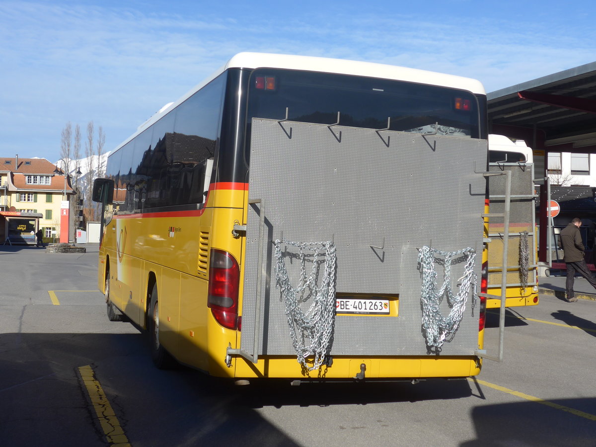 (215'069) - PostAuto Bern - BE 401'263 - Setra (ex AVG Meiringen Nr. 63) am 8. M�rz 2020 in Meiringen, Postautostation