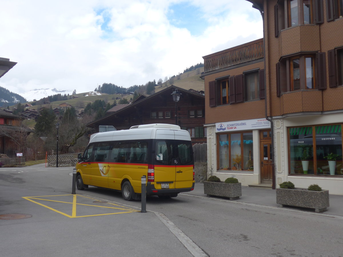 (215'120) - PostAuto Ostschweiz - SG 267'066 - Mercedes am 14. M�rz 2020 beim Bahnhof Rougemont