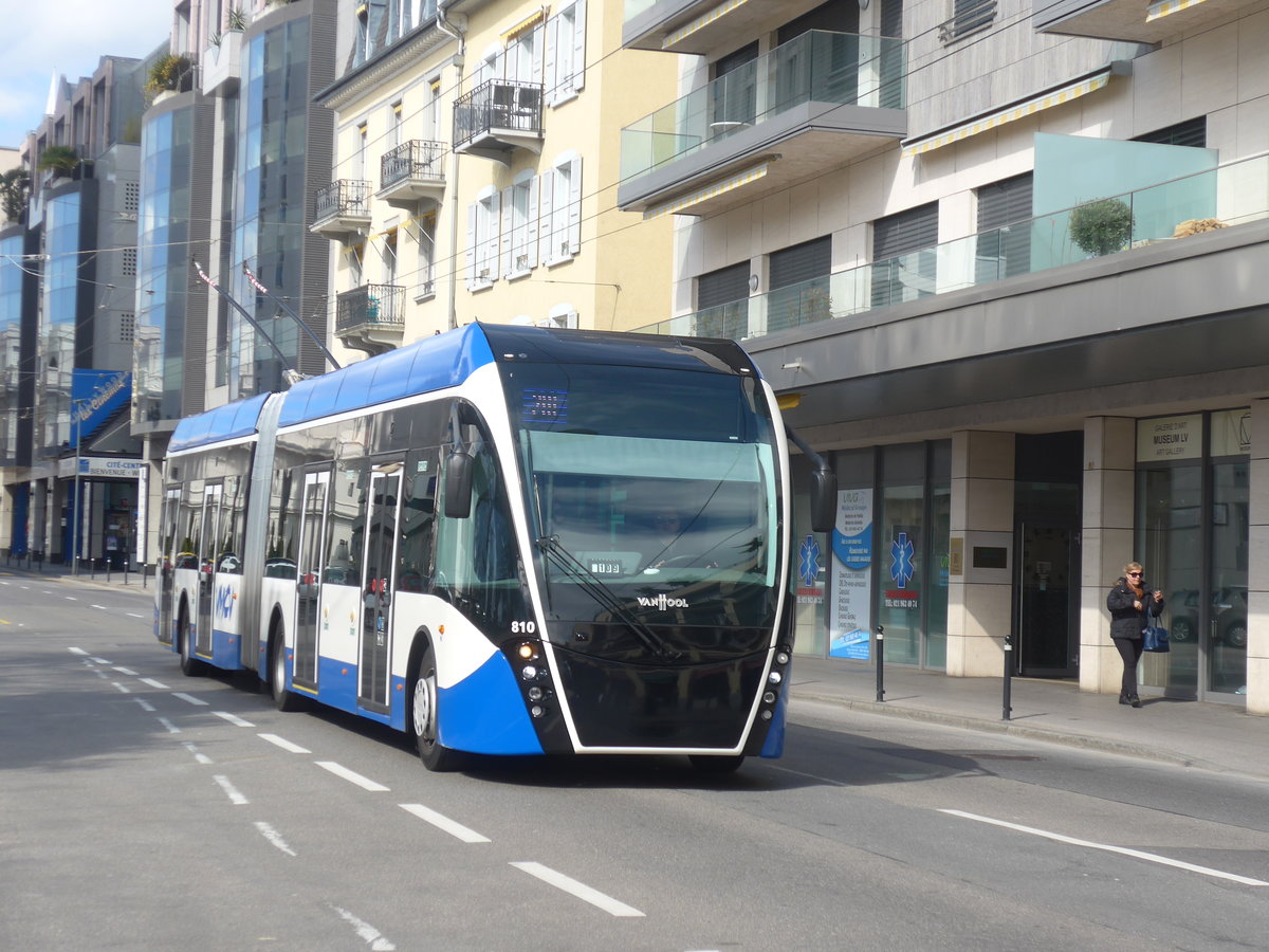 (215'151) - VMCV Clarens - Nr. 810 - Van Hool Gelenktrolleybus am 14. M�rz 2020 in Montreux, Escaliers de la Gare