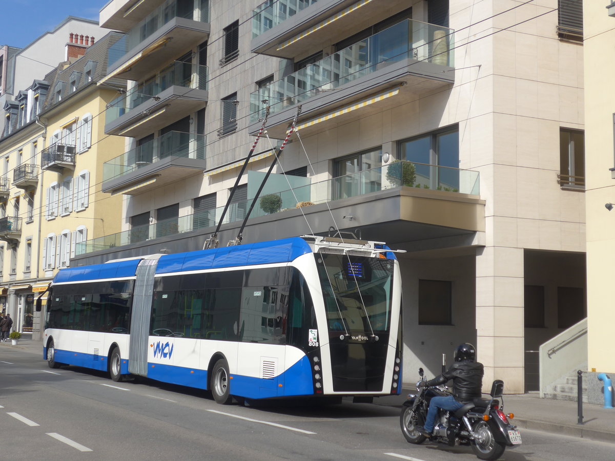 (215'163) - VMCV Clarens - Nr. 808 - Van Hool Gelenktrolleybus am 14. M�rz 2020 in Montreux, Escaliers de la Gare