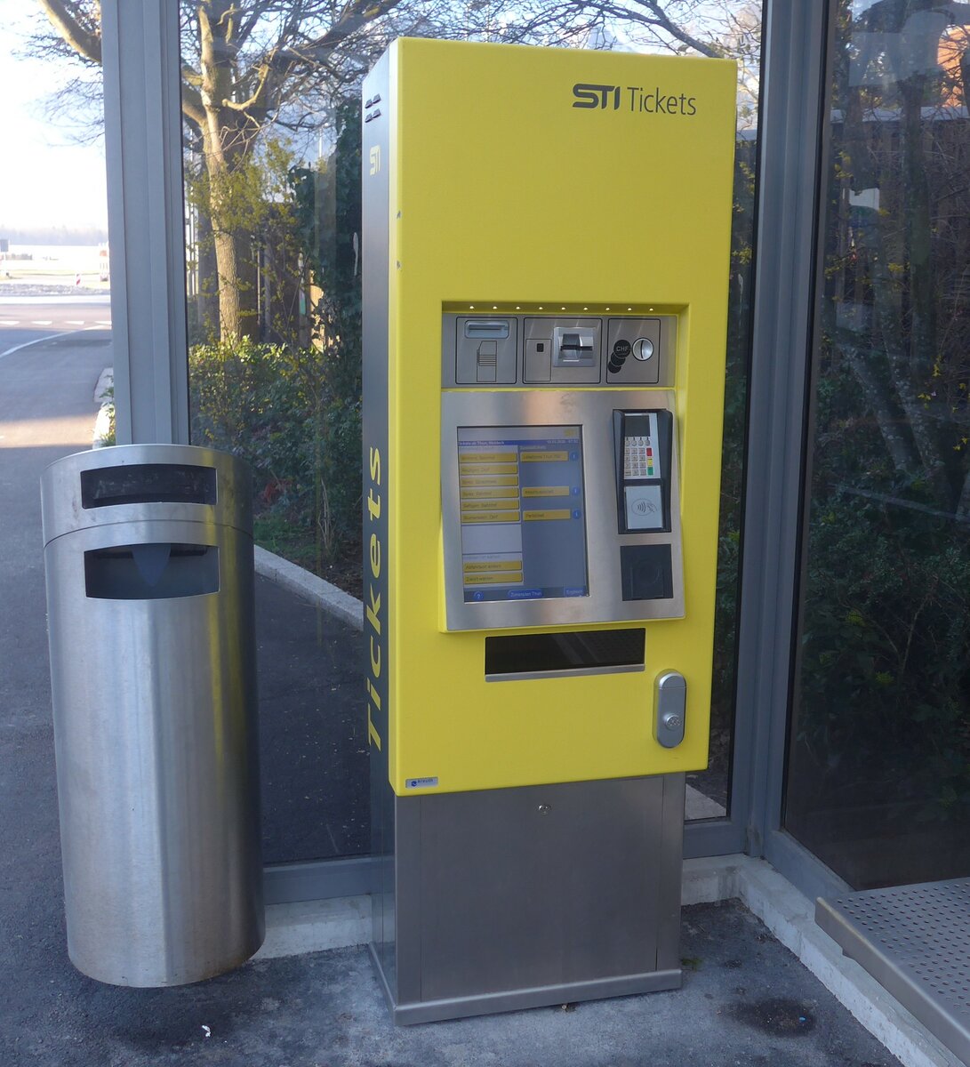(215'190) - STI-Billetautomat am 15. M�rz 2020 in Thun-Lerchenfeld, Waldeck