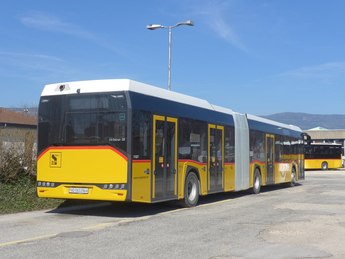 (215'213) - CarPostal Ouest - VD 563'294 - Solaris am 15. M�rz 2020 in Yverdon, Garage