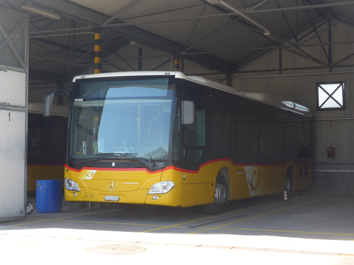(215'225) - CarPostal Ouest - VD 615'806 - Mercedes am 15. M�rz 2020 in Yverdon, Garage