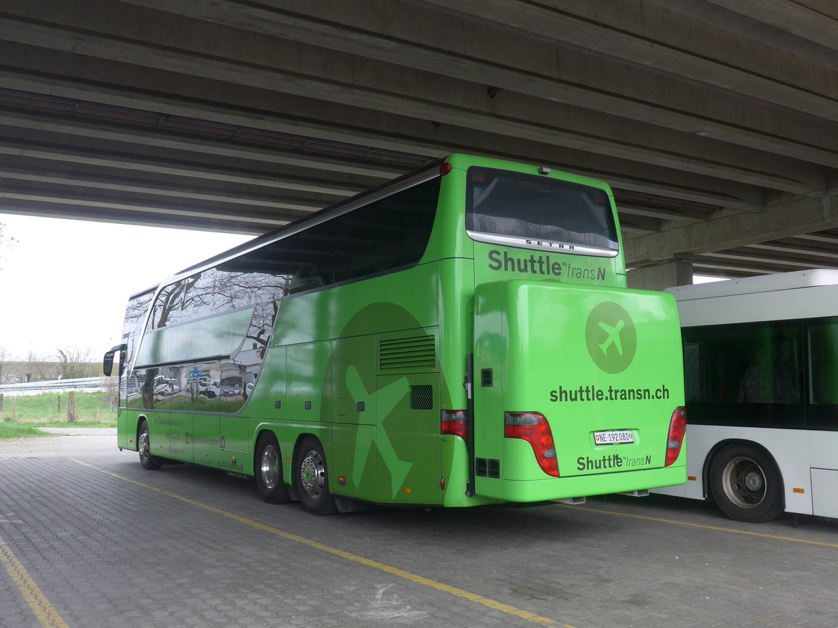 (215'407) - transN, La Chaux-de-Fonds - Nr. 80/NE 192'080 - Setra am 22. M�rz 2020 in Kerzers, Murtenstrasse