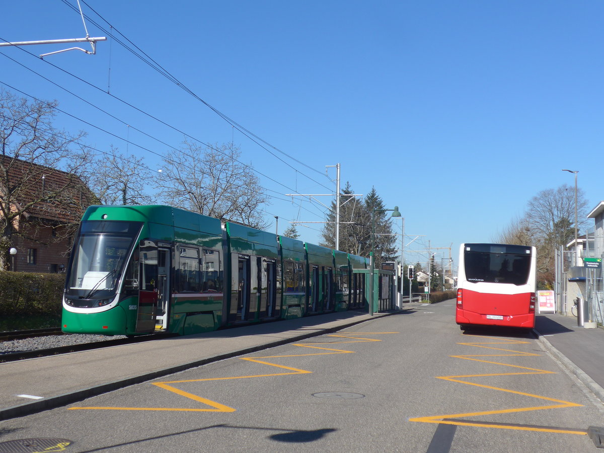 (215'717) - BLT Oberwil - Nr. 98/BL 203'458 - Mercedes (ex Gschwindl, A-Wien Nr. 8410) am 31. M�rz 2020 in Muttenz, Rothausstrasse