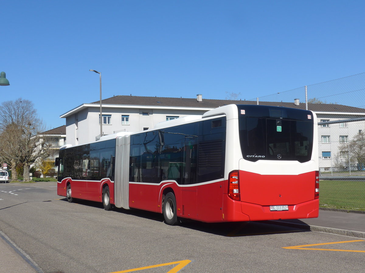 (215'721) - BLT Oberwil - Nr. 99/BL 203'352 - Mercedes (ex Gschwindl, A-Wien Nr. 8413) am 31. M�rz 2020 in Muttenz, Rothausstrasse