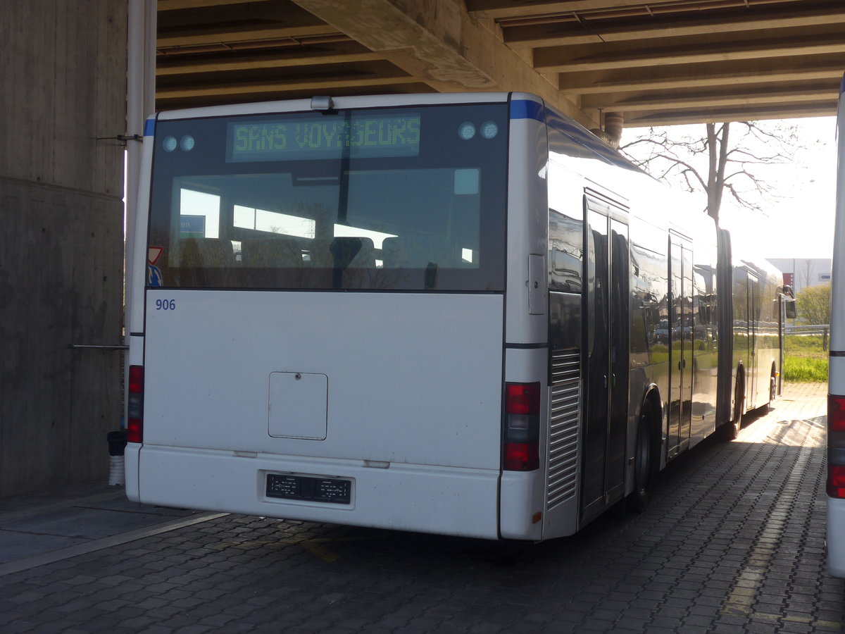 (215'832) - VMCV Clarens - Nr. 906 - MAN (ex transN, La Chaux-de-Fonds Nr. 243; ex TN Neuch�tel Nr. 243) am 4. April 2020 in Kerzers, Murtenstrasse