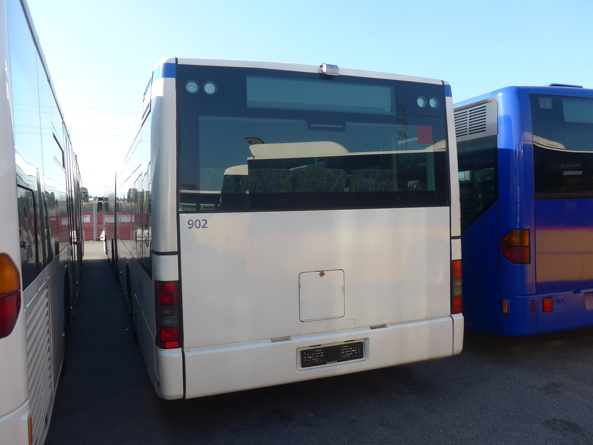 (215'866) - VMCV Clarens - Nr. 902 - MAN (ex transN, La Chaux-de-Fonds Nr. 246; ex TN Neuch�tel Nr. 246) am 4. April 2020 in Kerzers, Interbus