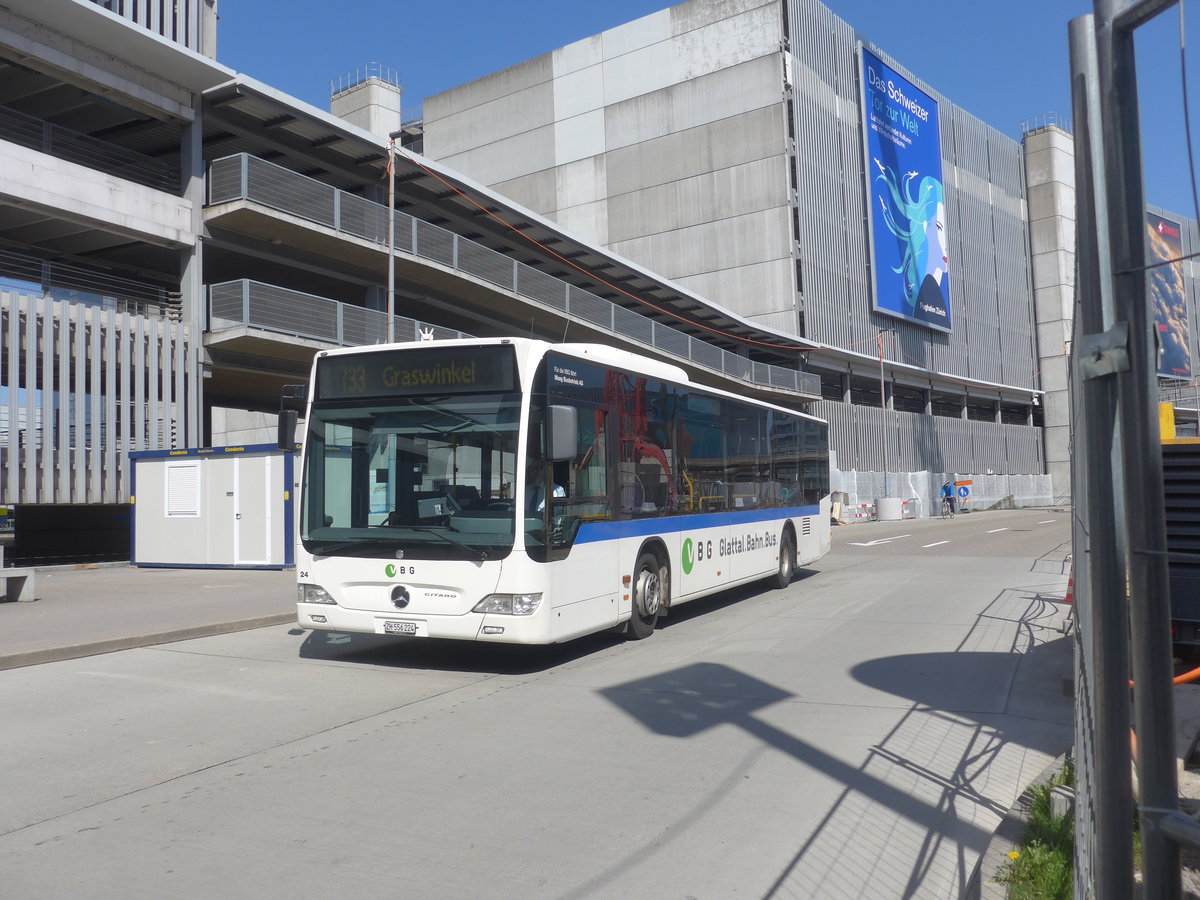 (215'905) - Maag, Kloten - Nr. 24/ZH 556'224 - Mercedes am 6. April 2020 in Z�rich, Flughafen