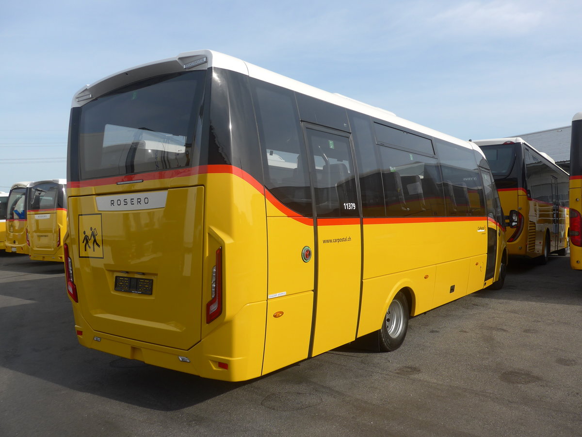 (216'249) - CarPostal Ouest - PID 11'379 - Iveco/Rosero am 19. April 2020 in Kerzers, Interbus