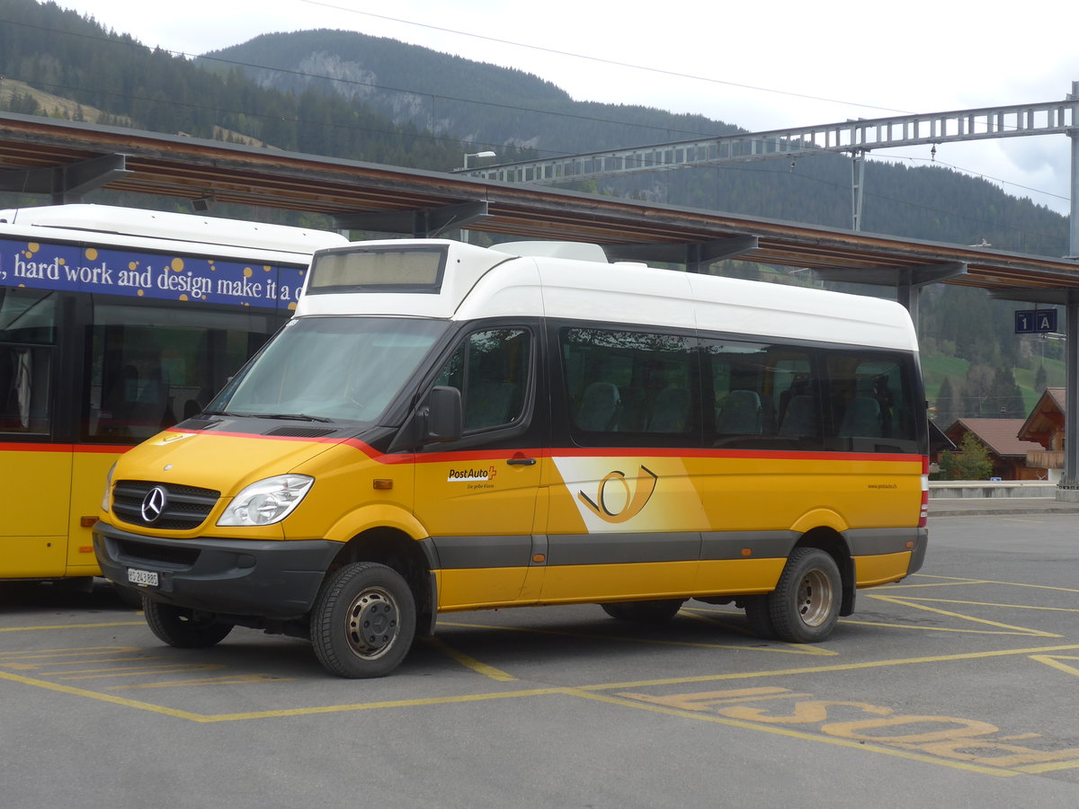 (216'500) - PostAuto Wallis - VS 243'885 - Mercedes am 26. April 2020 beim Bahnhof Gstaad (Einsatz K�bli)