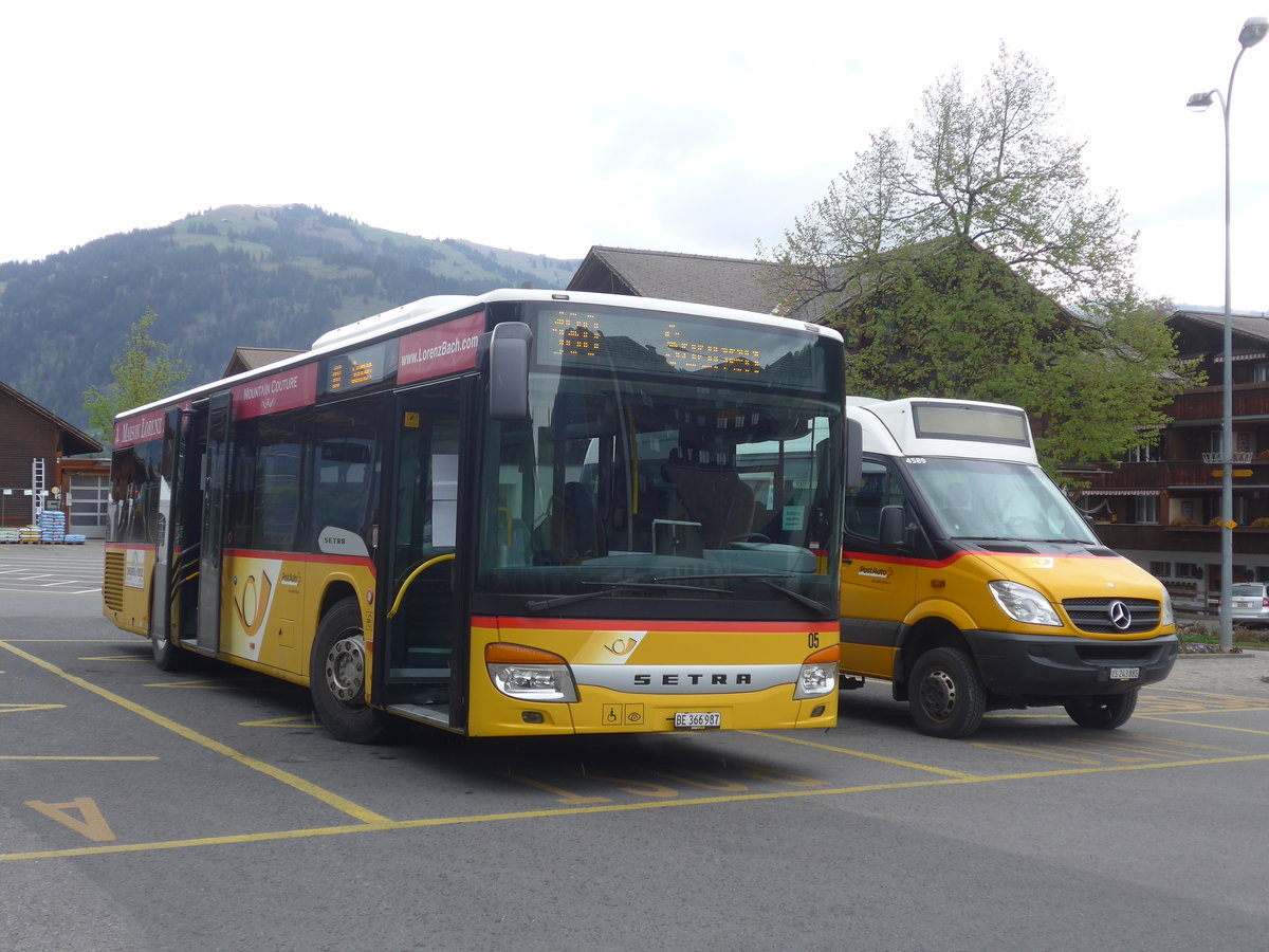 (216'502) - K�bli, Gstaad - Nr. 5/BE 366'987 - Setra am 26. April 2020 beim Bahnhof Gstaad