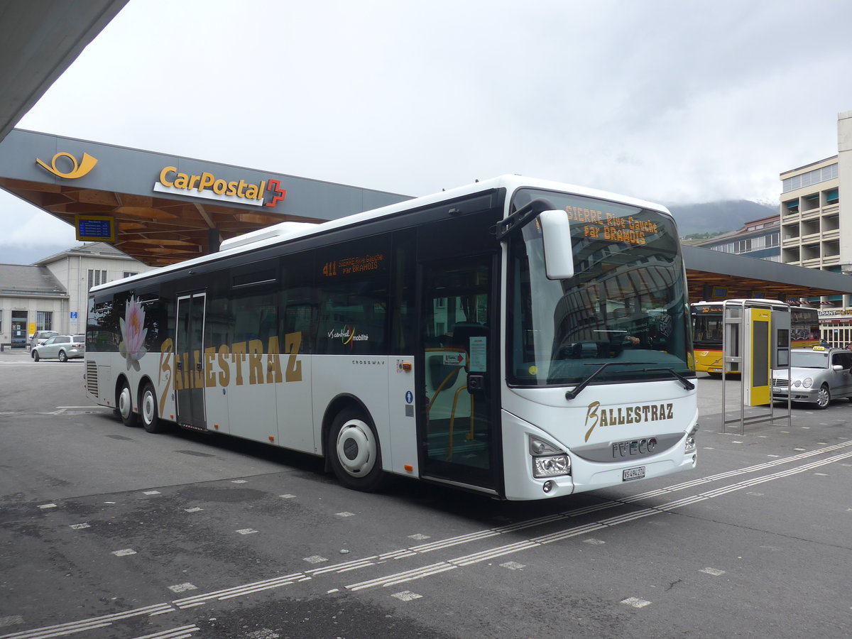 (216'706) - Ballestraz, Gr�ne - VS 494'274 - Iveco (ex Vorf�hrfahrzeug Iveco France) am 2. Mai 2020 beim Bahnhof Sion