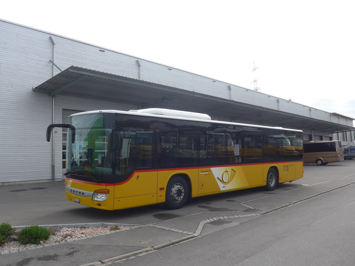(216'763) - Fl�ck, Brienz - Nr. 8/BE 643'926 - Setra am 3. Mai 2020 in Kerzers, Interbus