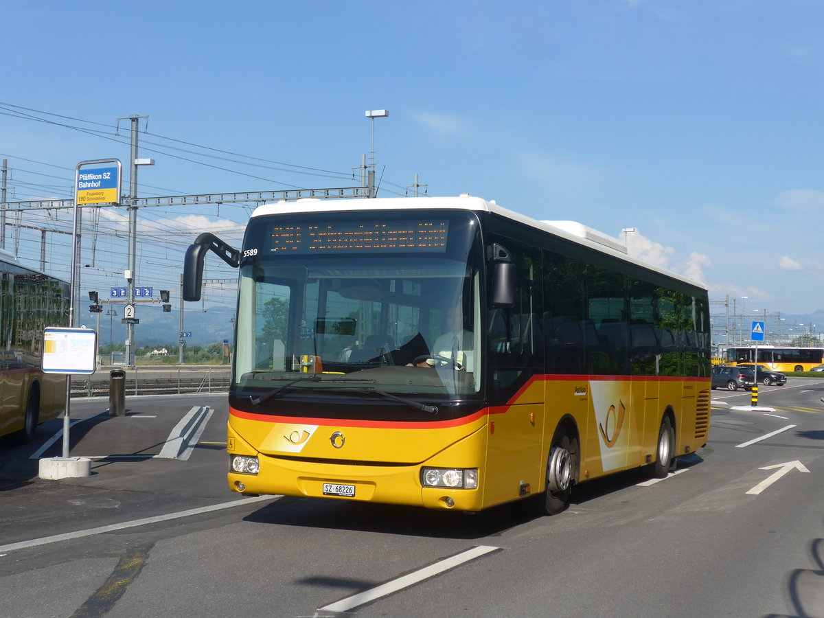 (216'885) - Lienert&Ehrler, Einsiedeln - SZ 68'226 - Irisbus (ex Schuler, Feusisberg) am 9. Mai 2020 beim Bahnhof Pf�ffikon